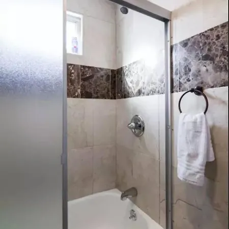 Holiday home Large 5br 2ba Private Garden Williamsburg
