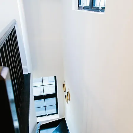 Apartment 3 Bedroom Williamsburg Duplex 15 Mins To Manhattan *