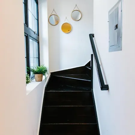 3 Bedroom Williamsburg Duplex 15 Mins To Manhattan *