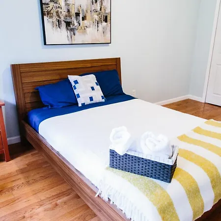Stylish, Comfortable 3 Bdr In Trendy Williamsburg Apartment New York
