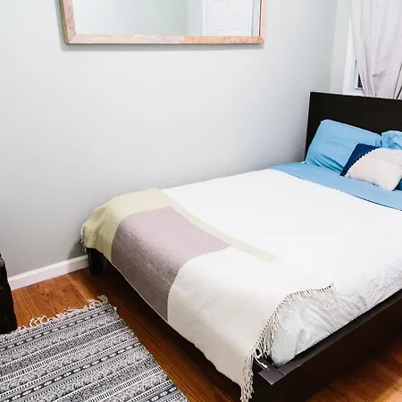 Stylish, Comfortable 3 Bdr In Trendy Williamsburg