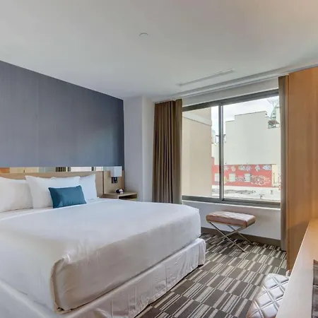Microtel By Wyndham Long Island