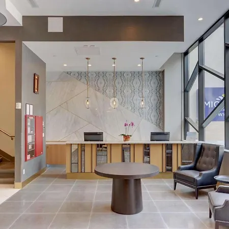 Microtel By Wyndham Long Island Hotel
