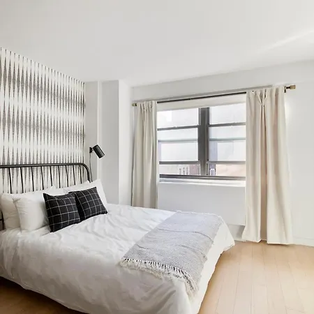 Modern Midtown East Suites By Sonder Aparthotel