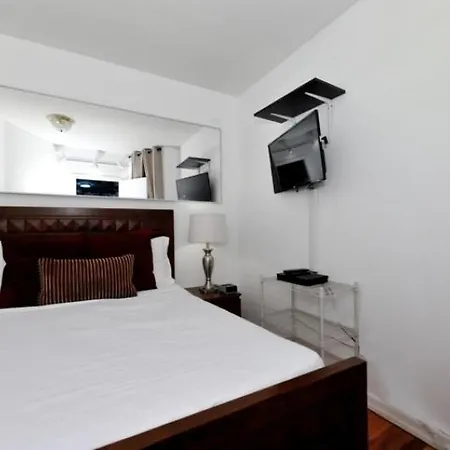 Apartment Midtown East Two Br