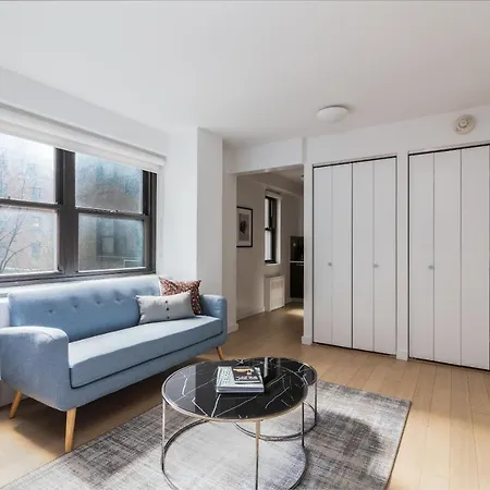 Modern Midtown East Suites By Sonder *
