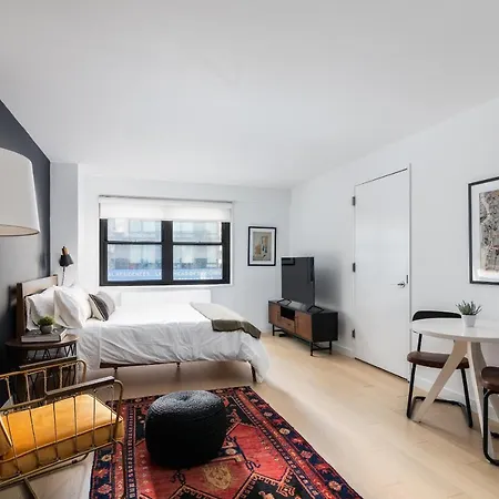 Modern Midtown East Suites By Sonder