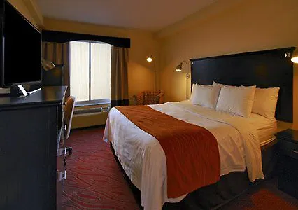 Hotel Comfort & Laguardia Airport 4*
