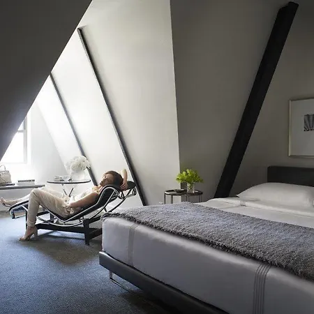 Aka Times Square Aparthotel 4*