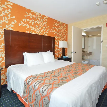 - Laguardia Airport 3*