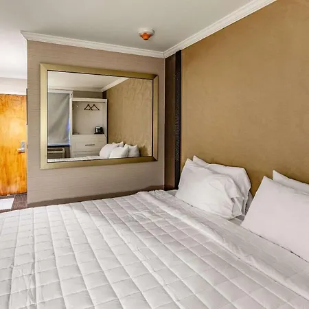 Hotel Umbrella Brooklyn - Newly Renovated 3*