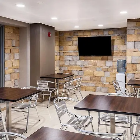 Hotel Umbrella Brooklyn - Newly Renovated