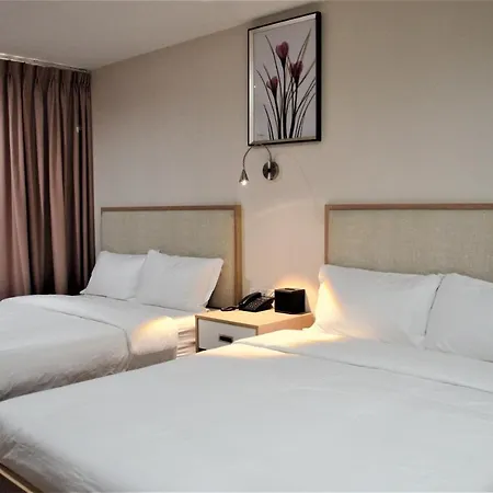 Lic Plaza Hotel