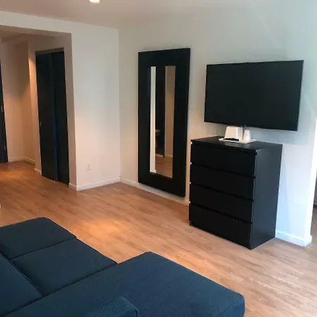 Hotel Comfort & - Kew Gardens Near La Guardia Airport New York
