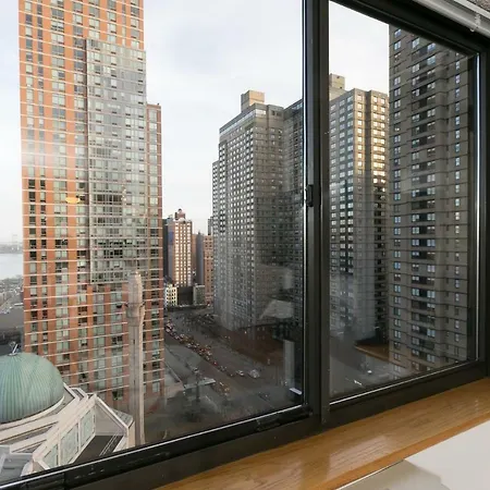 Spectacular Studio In The Ues Apartment New York