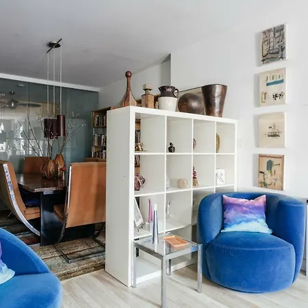Essex Place Apartment *