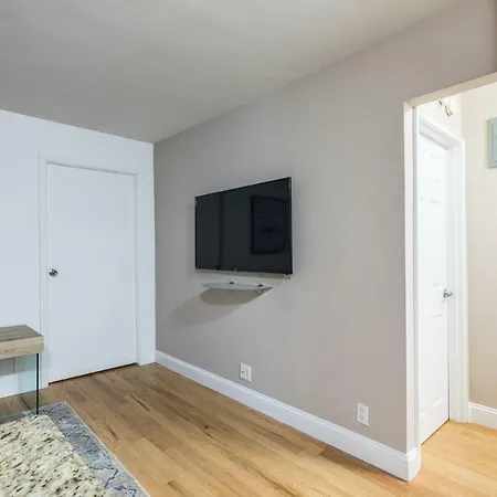 Cozy 2 Bedrooms By Central Park Apartment New York