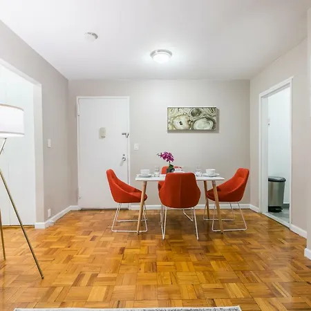 Stunning 1 Bed 1 Bath In Full Service Building Apartment *