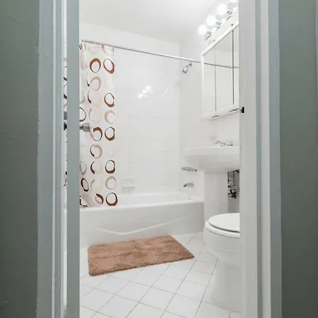 Apartment Stunning 1 Bed 1 Bath In Full Service Building