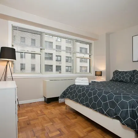 Stunning 1 Bed 1 Bath In Full Service Building Apartment