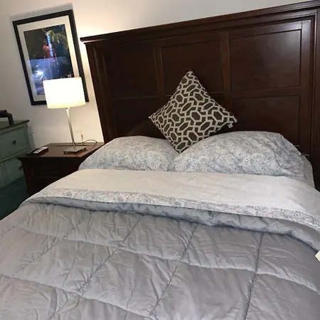Townhouse On Greene Guest house *