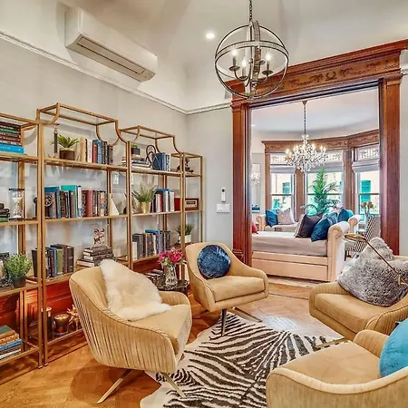 Stayloom's Dazzling Luxe Brownstone | 5 Min To A/c Villa *