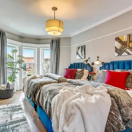 Stayloom's Dazzling Luxe Brownstone | 5 Min To A/c New York