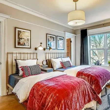 Villa Stayloom's Dazzling Luxe Brownstone | 5 Min To A/c New York