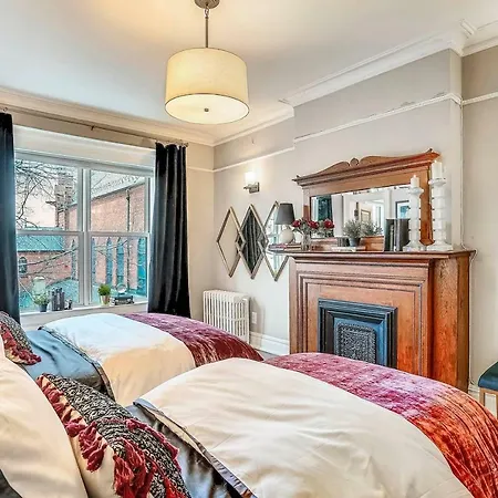 Villa Stayloom's Dazzling Luxe Brownstone | 5 Min To A/c New York