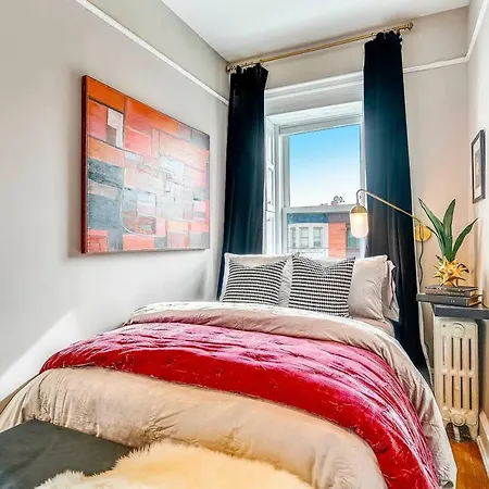 Villa Stayloom's Dazzling Luxe Brownstone | 5 Min To A/c *