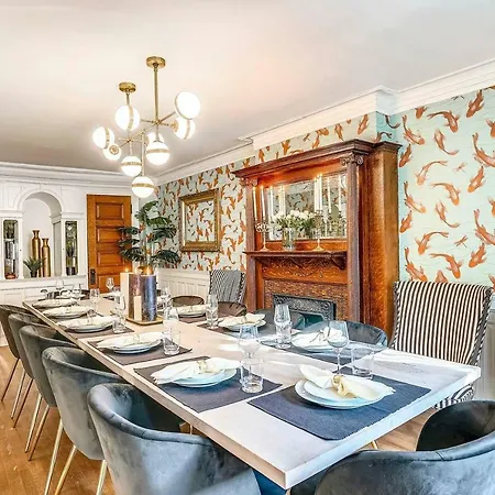 Villa Stayloom's Dazzling Luxe Brownstone | 5 Min To A/c New York