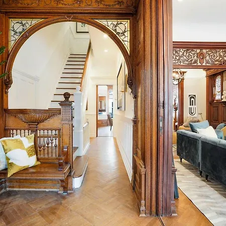 Stayloom's Dazzling Luxe Brownstone | 5 Min To A/c Villa *