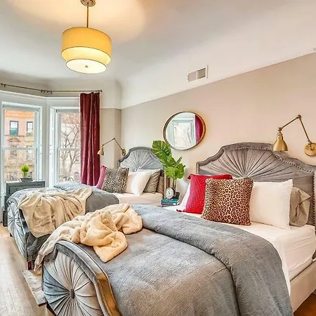 Stayloom's Dazzling Luxe Brownstone | 5 Min To A/c Villa