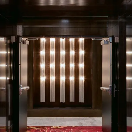 Marriott East Side Hotel