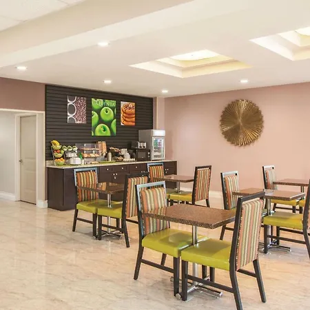La Quinta & Far Rockaway - 2*