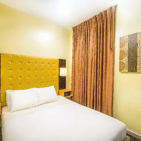 Park West Hotel 3*