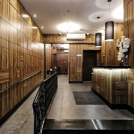 Americana Hotel 2*