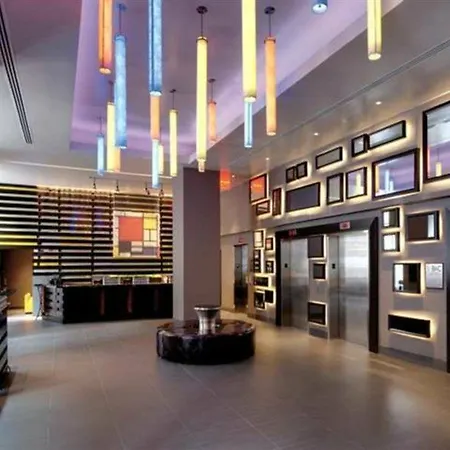 Hotel Hilton Fashion District 4*