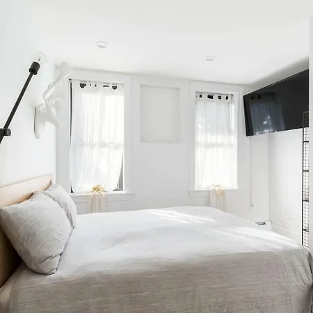 Brand New & Quiet Apt In The Village