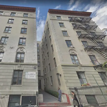 Homestay Swoff Spot In Harlem's Heart