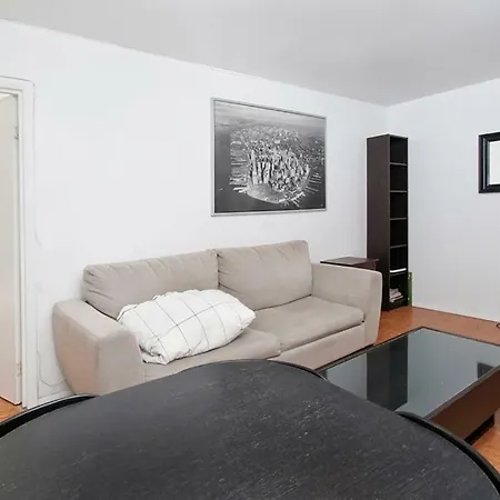 East 94th #232466 Apts *