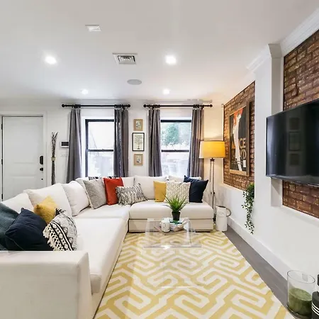 Apartment Stayloom's Trendy Brooklyn Oasis Near A C J *
