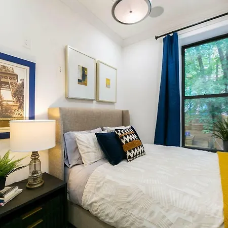 Stayloom's Trendy Brooklyn Oasis Near A C J * New York