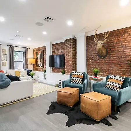 Stayloom's Trendy Brooklyn Oasis Near A C J New York