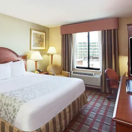La Quinta By Wyndham Queens 3* New York