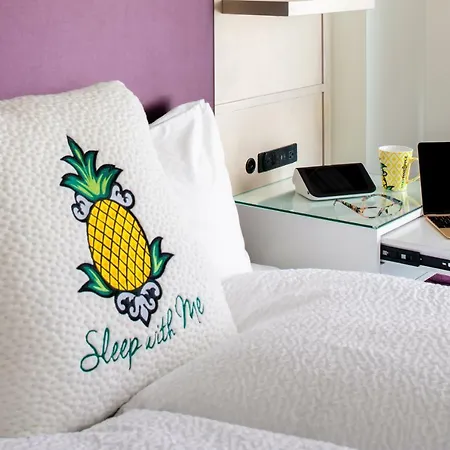 Staypineapple, An Artful Hotel, Midtown New York