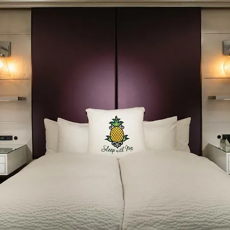 Hotel Staypineapple, An Artful Hotel, Midtown 4*