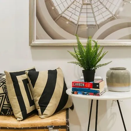 Apartment Stayloom's Trendy Brooklyn Oasis Near A C J *