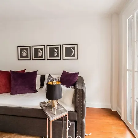 Glamorous 4 Bedroom/3 Bath Duplex In Murray Hill Holiday home *