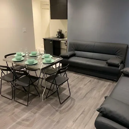 Modern Next To Madison Square Garden *